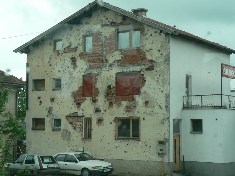 pozůstatky nedávné smutné minulosti