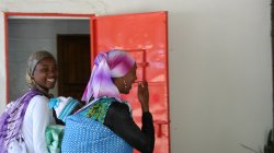 všichni se krásně smějí