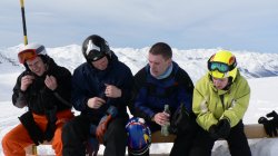 sem tam jsem i seděli