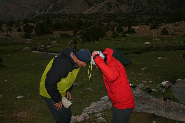 060 První předávání raperského řetízku