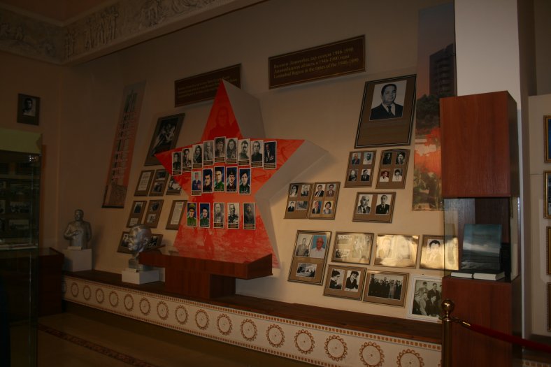 207 Chvála SSSR