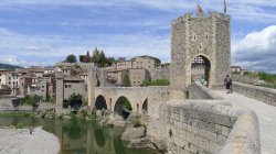 7. Besalú